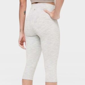 Lululemon Wunder Under High Rise  17” Luxtreme Size 6